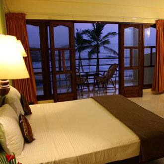 The Ocean Park Beach Resort, Kovalam 2